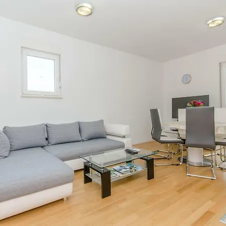 Apartment Corrado *